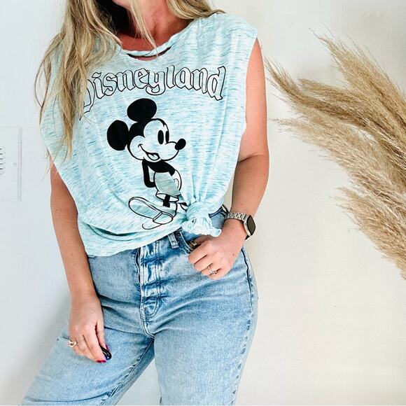 DISNEYLAND Disney Blue White Rainbow Mickey Distressed Short Sleeve Tee Shirt 2X - Picture 1 of 12